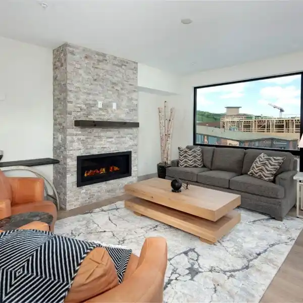 SPACIOUS THREE BEDROOM IN SKYWALK FLATS AT 4TH STREET CROSSING