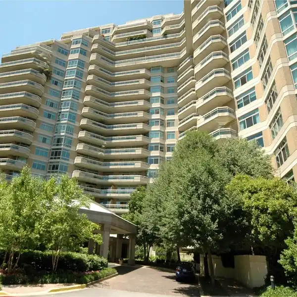 COMPLETELY RENOVATED FIRST FLOOR CORNER UNIT