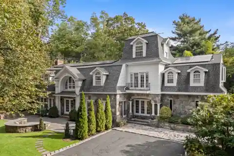 Gorgeous Home on a Quiet Street