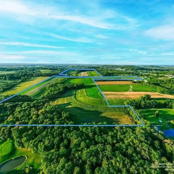 SPRAWLING 138 ACRES