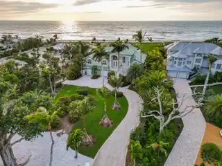 Meticulously Refined Gulf-Front Estate