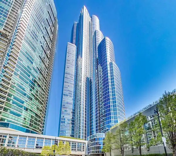 LIGHT-FILLED HOME WITH SPECTACULAR VIEWS