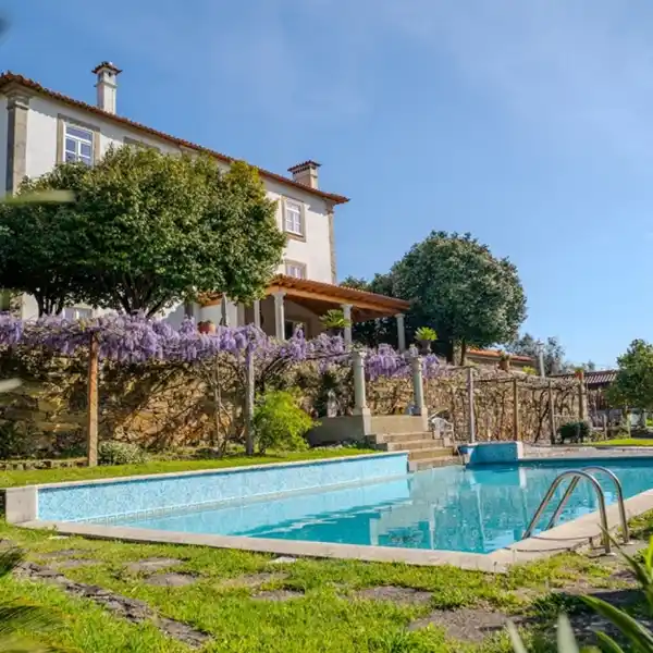 BEAUTIFULLY RENOVATED COUNTRY HOUSE