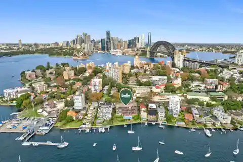 Beautifully Appointed Waterfront Apartment