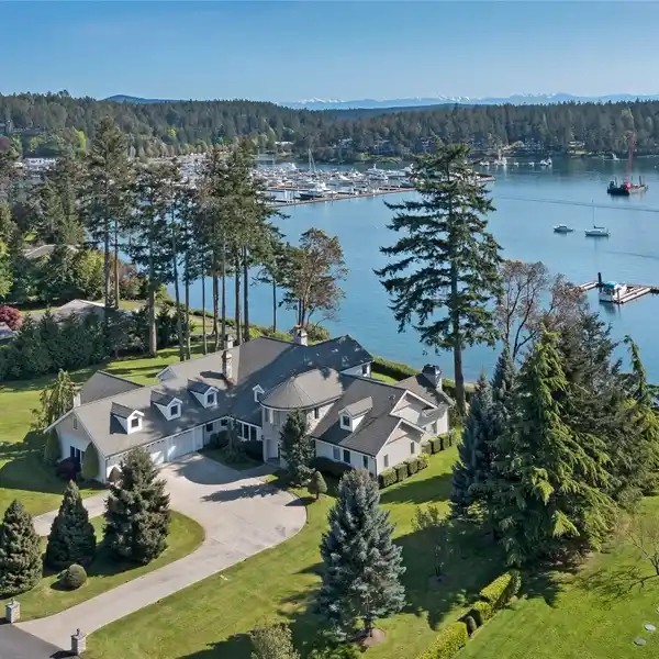 ARTFULLY CRAFTED WATERFRONT HOME