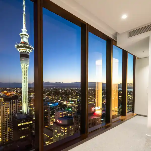 MANHATTAN-STYLE LUXURY