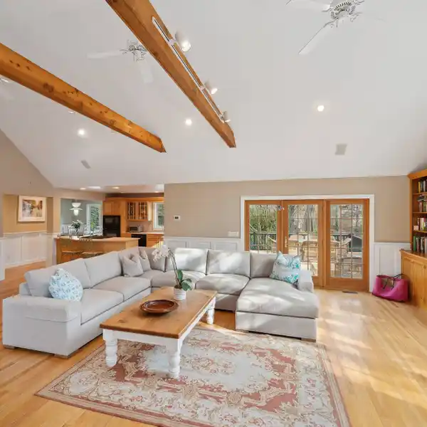 WONDERFUL RESIDENCE IN SOUGHT-AFTER NORTHAMPTON COLONY