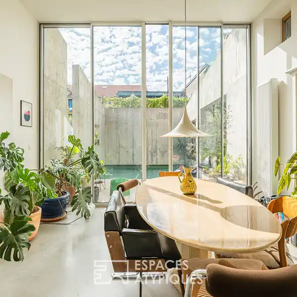 EXCEPTIONAL HOME WITH A WARM CONTEMPORARY AMBIANCE