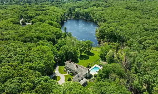 ELEGANT 7.4-ACRE ESTATE ABUTTING HALE RESERVATION