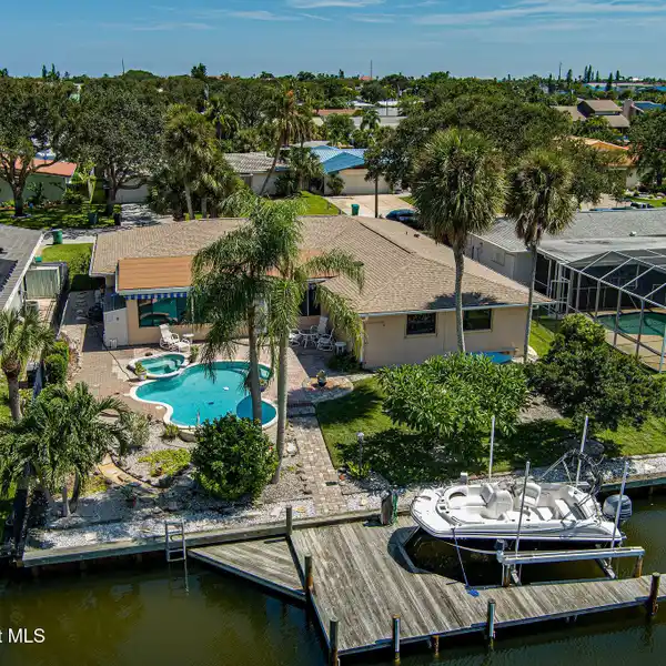 CUSTOM WATERFRONT PARADISE HOME