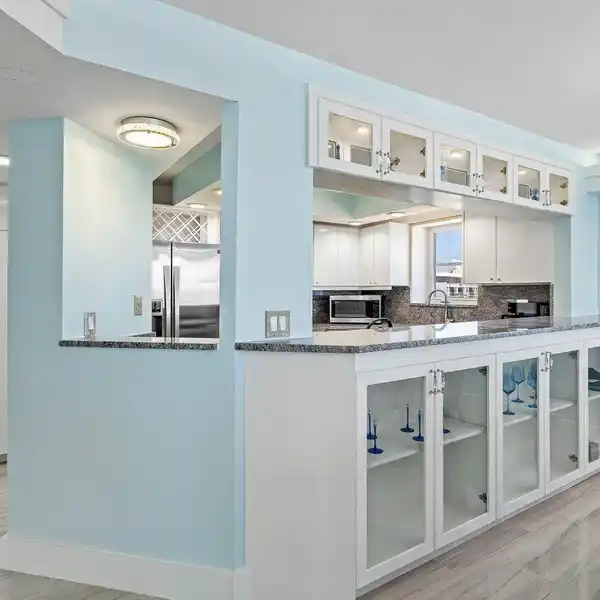 DIRECT OCEANFRONT UNIT IN A BOUTIQUE BUILDING