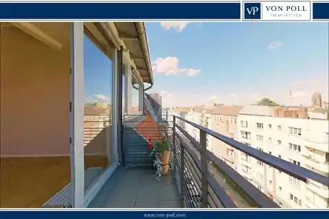 Exquisite Top-Floor Apartment