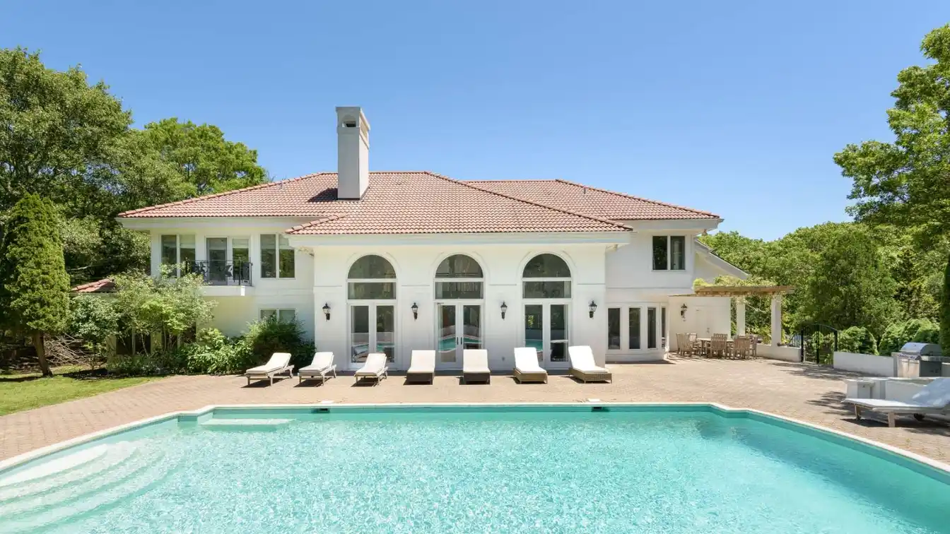 Four Bedroom Rental Home with Pool in a Convenient Location