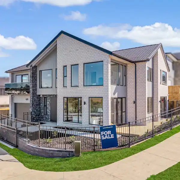 STUNNING PROPERTY THAT EXUDES LUXURY AND SPACE
