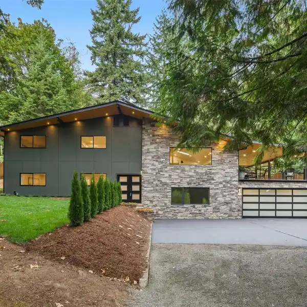 INCREDIBLY REMODELED MODERN HOME