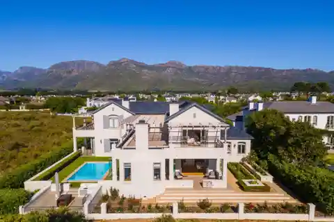 Luxury Living with Natural Beauty