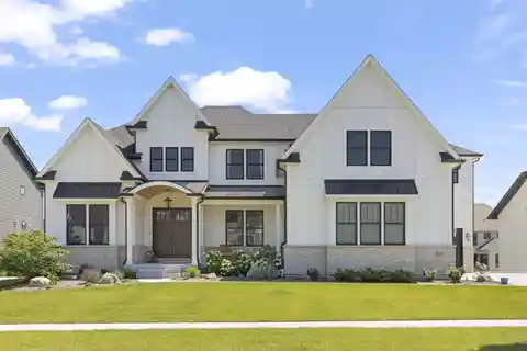 Exceptional Home in Sought-After Ashwood Park