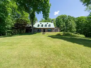 Vintage Estate for Equestrian and Nature Lovers