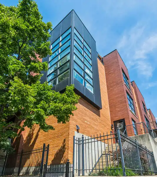 MODERN BUCKTOWN BEAUTY WITH FLEX SPACE