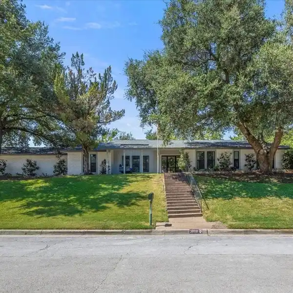 TIMELESS RANCH CHARM WITH MODERN UPDATES