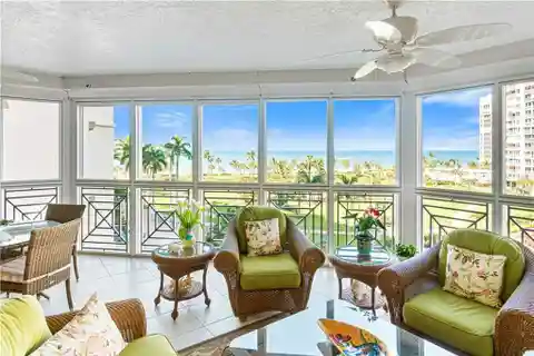 Spectacular Beachfront Unit in Brittany at Park Shore
