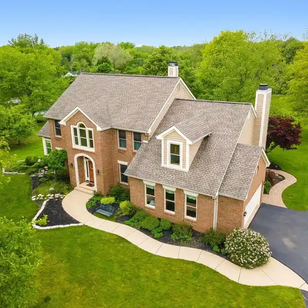 EXCEPTIONAL LIVING IN SOUGHT-AFTER SCIOTO BLUFFS