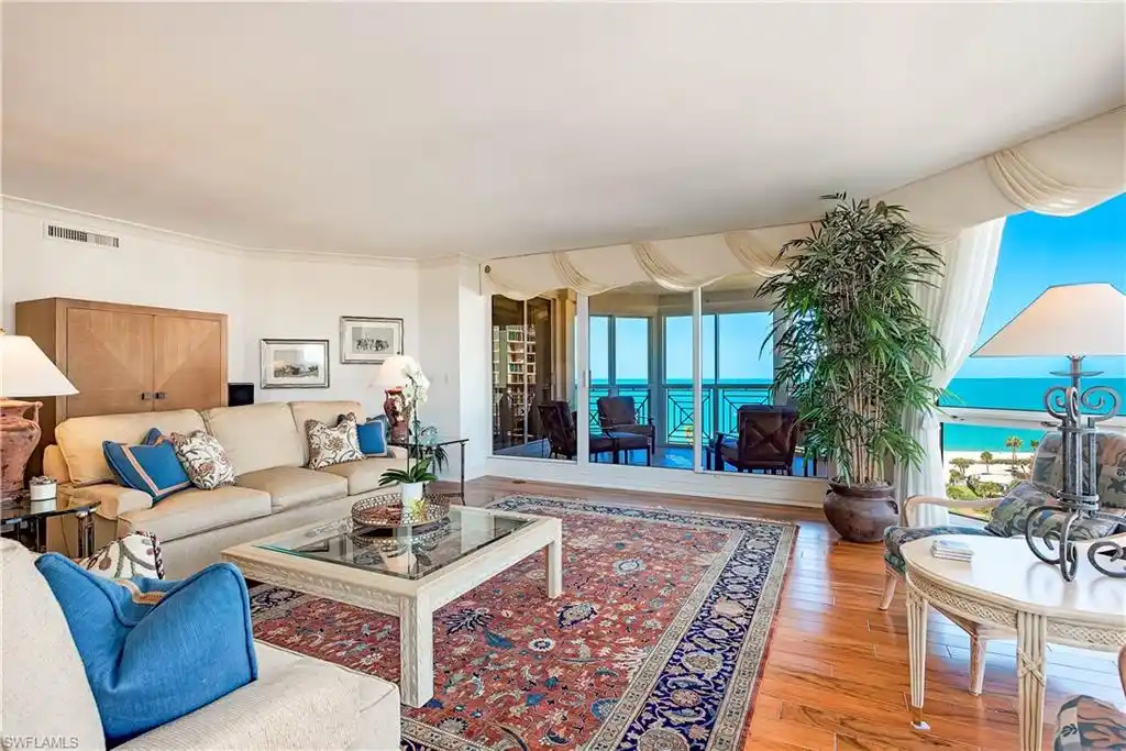 Exclusive Residence in Park Shore