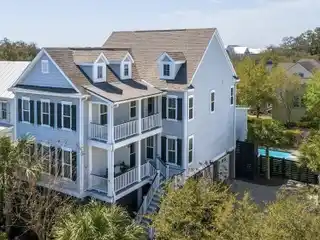 Charleston Single That Lives Large