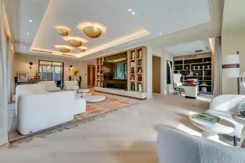 High-Class Boutique Residence for Sale in a Prestigious Area