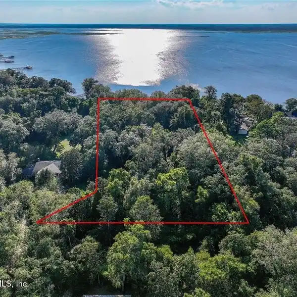 RARE WATERFRONT OPPORTUNITY ON AMELIA RIVER