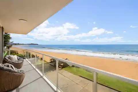 Beachfront Elegance with Uninterrupted Ocean Vistas