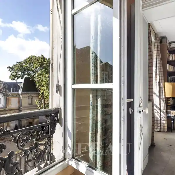 PRESTIGIOUS RESIDENCE OVERLOOKING LUXEMBOURG PALACE GARDENS
