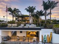 CHIC BLUFF-FRONT HOME