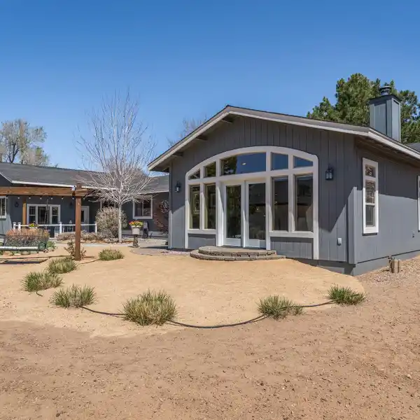 WONDERFULLY MAINTAINED MODERN HOME IN RENO