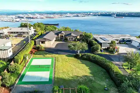 Exceptional Views Above the Sound