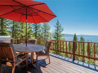 Peaceful Setting in Coveted Ponderosa