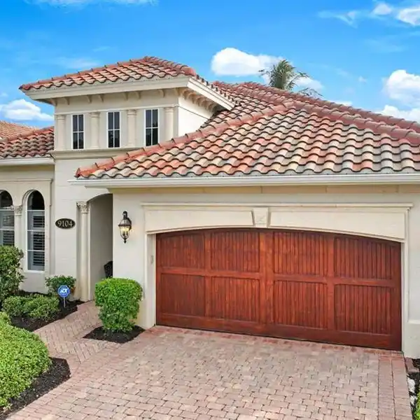 ELEGANT FIDDLER’S CREEK OASIS WITH SALTWATER POOL