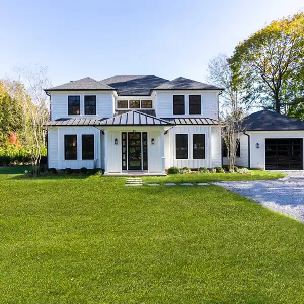 EXQUISITE NEW CONSTRUCTION IN PICTURESQUE NORTH HAVEN