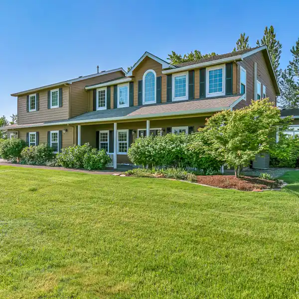 STYLISH AND COMFORTABLE LIFESTYLE PROPERTY