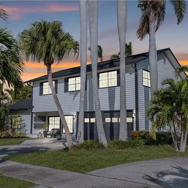 ENTERTAINER'S DREAM ON PRESTIGIOUS COCONUT DRIVE