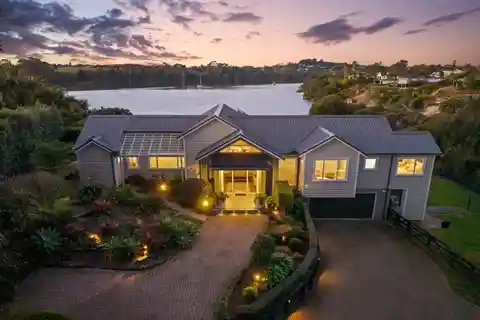 Extraordinary Waterfront Estate