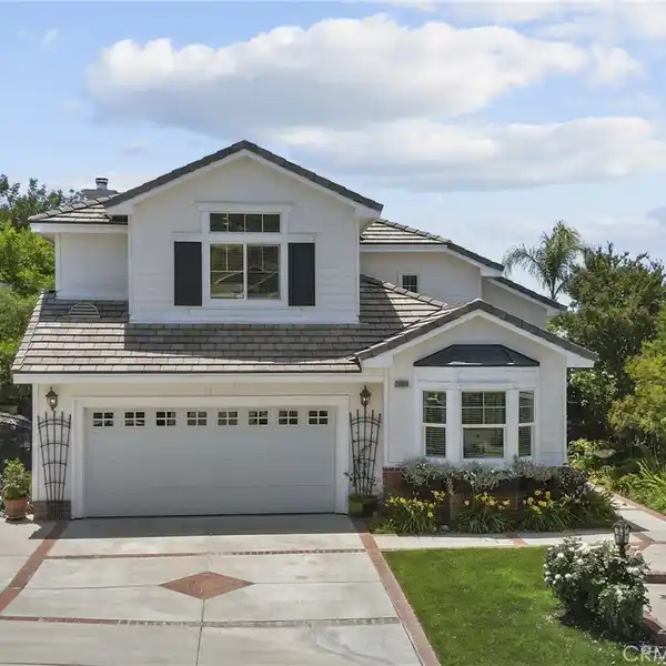 BEAUTIFULLY MAINTAINED HOME WITH SWEEPING VALLEY VIEWS