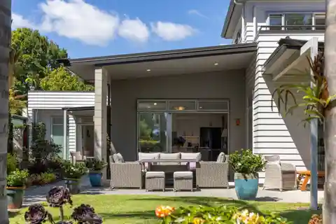 Plummers Point Oasis