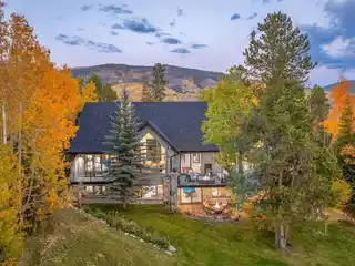 Mountain Masterpiece Blending Luxury and Serenity