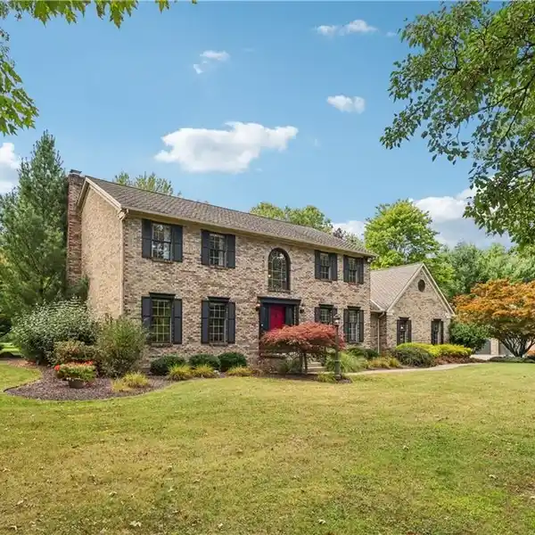 ONE-OF-A-KIND SECLUDED PARADISE