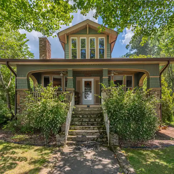 HISTORIC ARTS AND CRAFTS STYLE HOME
