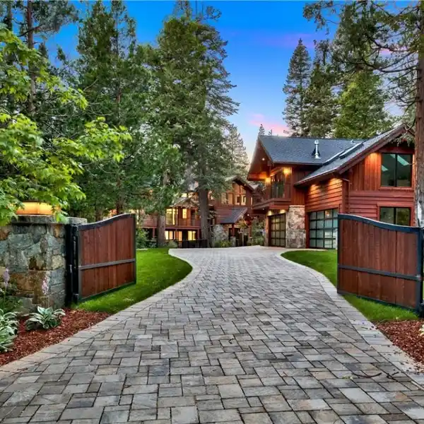 STUNNING NEW RESIDENCE ON INCLINE CHAMPIONSHIP GOLF COURSE