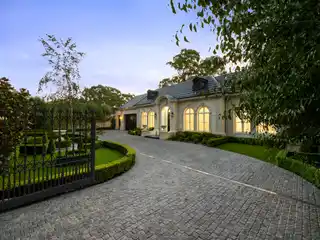 Exquisite Residence in the Heart of Tusmore