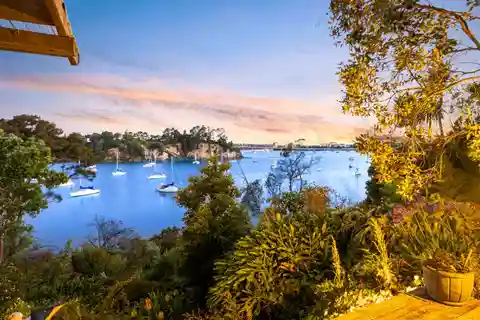 Waterfront Haven with Direct Harbour Access