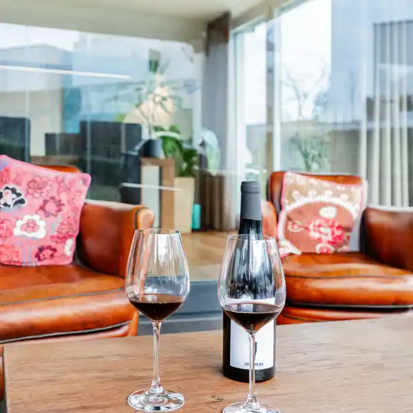 ELEGANT GARDEN APARTMENT ON ZURICH'S GOLD COAST